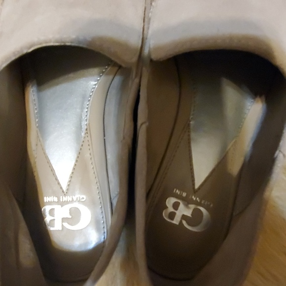 GB TAUPE SLIP ON SHOES - Picture 2 of 4